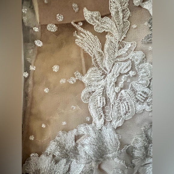 Berta Wedding Dress - 100% authentic - Picture 8 of 8